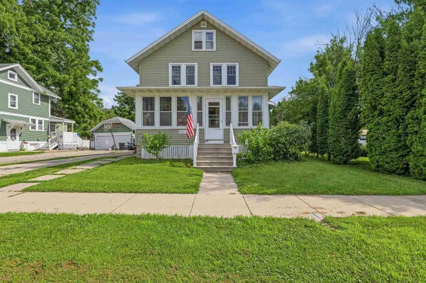 $250,000 | 221 East 3rd Street, Beaver Dam, WI 53916