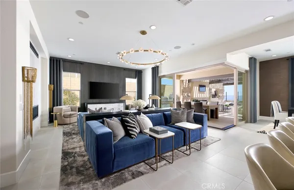 $2,949,990 | 11817 Canoga Avenue, Chatsworth, CA 91311