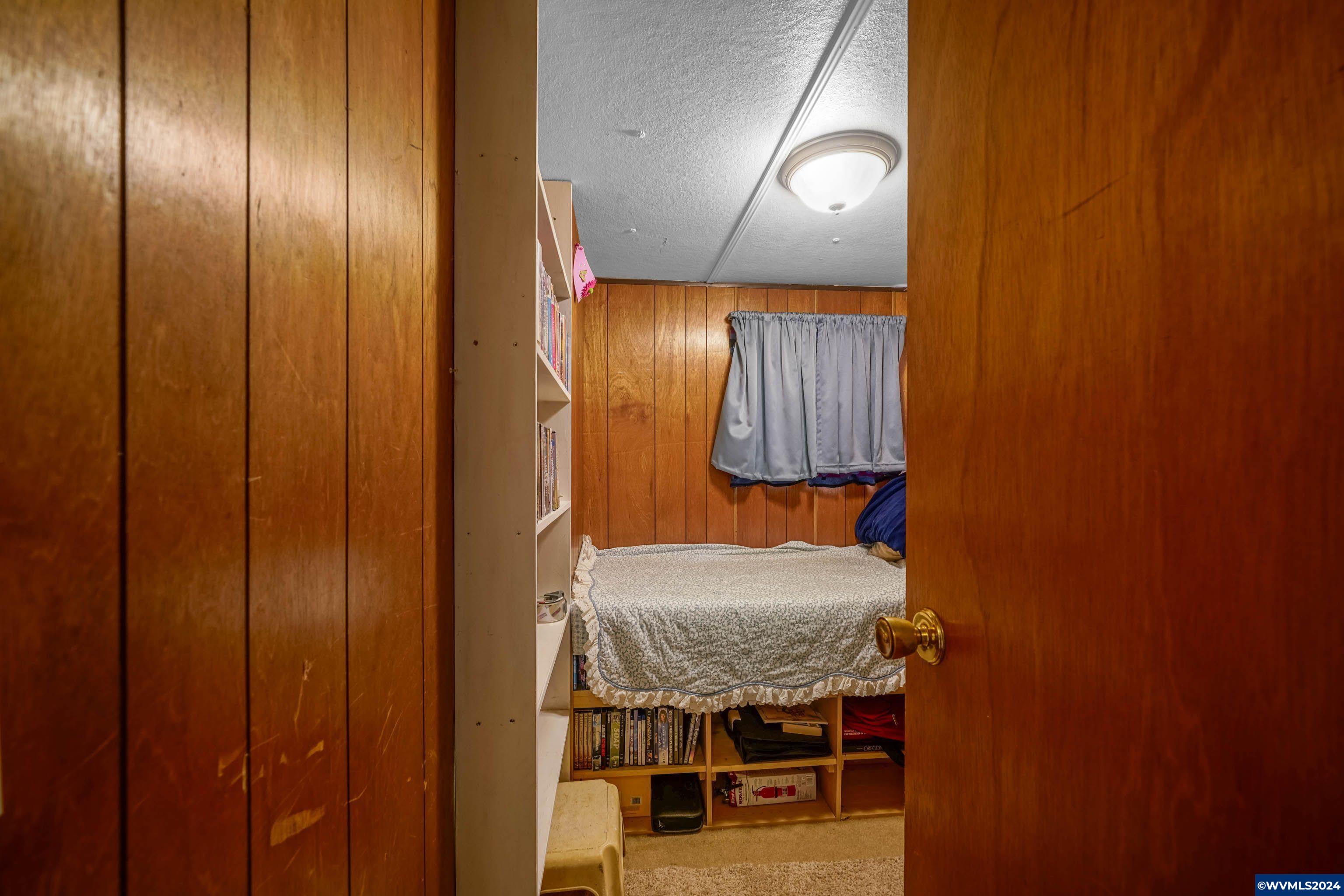 11823 Northeast Carl Road, Unit 1 Woodburn, OR 97071 - Photo 16 of 24