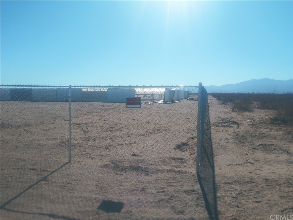 0 Begonia Road Pinon Hills, CA 92372 - Photo 5 of 5 a view of a dry yard