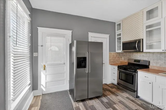 $159,900 | 221 Lebanon Avenue, Belleville, IL 62220