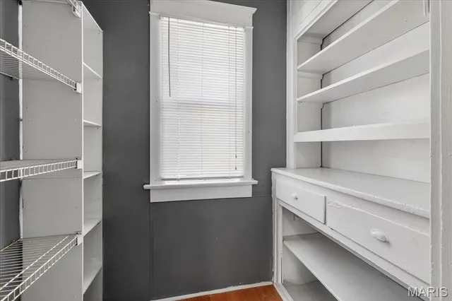 $159,900 | 221 Lebanon Avenue, Belleville, IL 62220