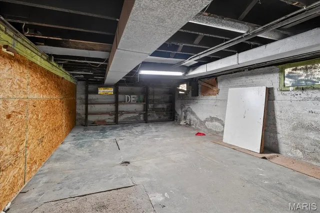 $159,900 | 221 Lebanon Avenue, Belleville, IL 62220