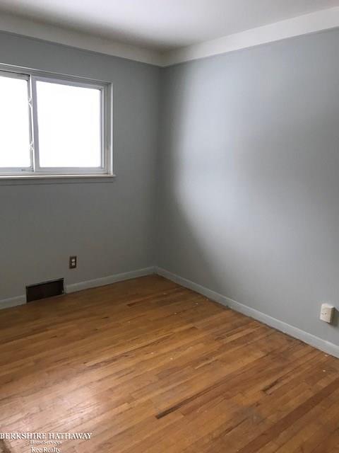 29756 Merrick Warren, MI 48092 - Photo 9 of 9 31338591-8.JPG