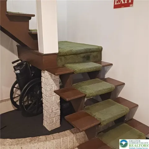 $200,000 | 6 East Avenue, Mount Carmel, PA 17851