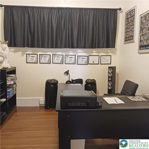 $200,000 | 6 East Avenue, Mount Carmel, PA 17851