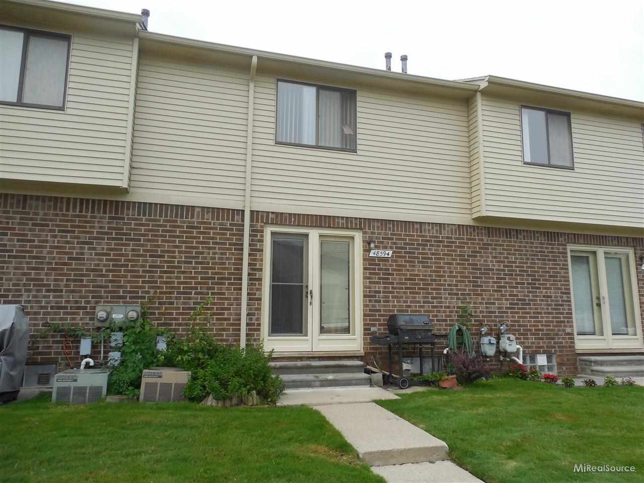 48594 Sugarbush Road, Unit 67 New Baltimore, MI 48047 - Photo 2 of 8