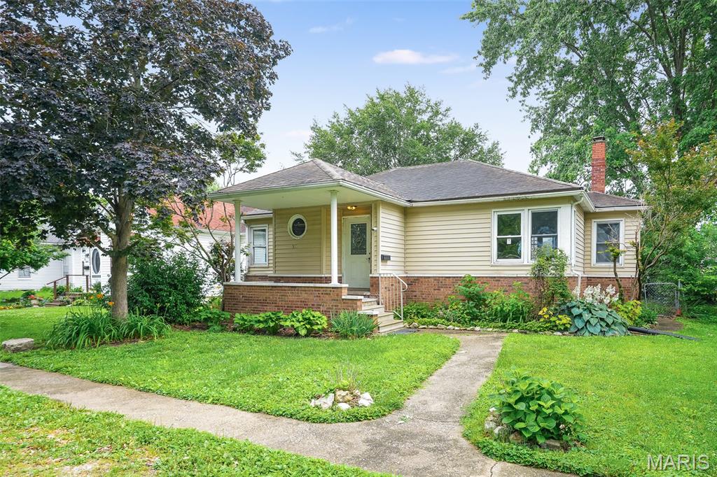 217 West Walnut Street Benld, IL 62009 - Photo 1 of 27