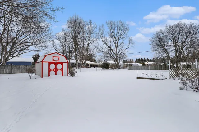 $399,000 | 6033 Clearbrook Drive, Stevensville, MI 49127