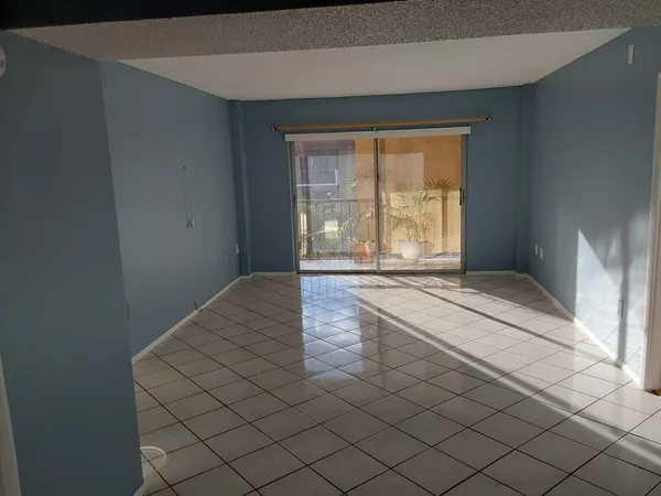 $1,800 | 4166 Inverrary Drive, Unit 409, Lauderhill, FL 33319