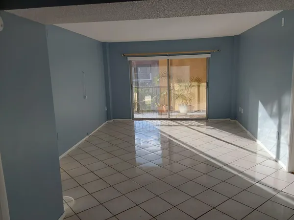 $1,800 | 4166 Inverrary Drive, Unit 409, Lauderhill, FL 33319