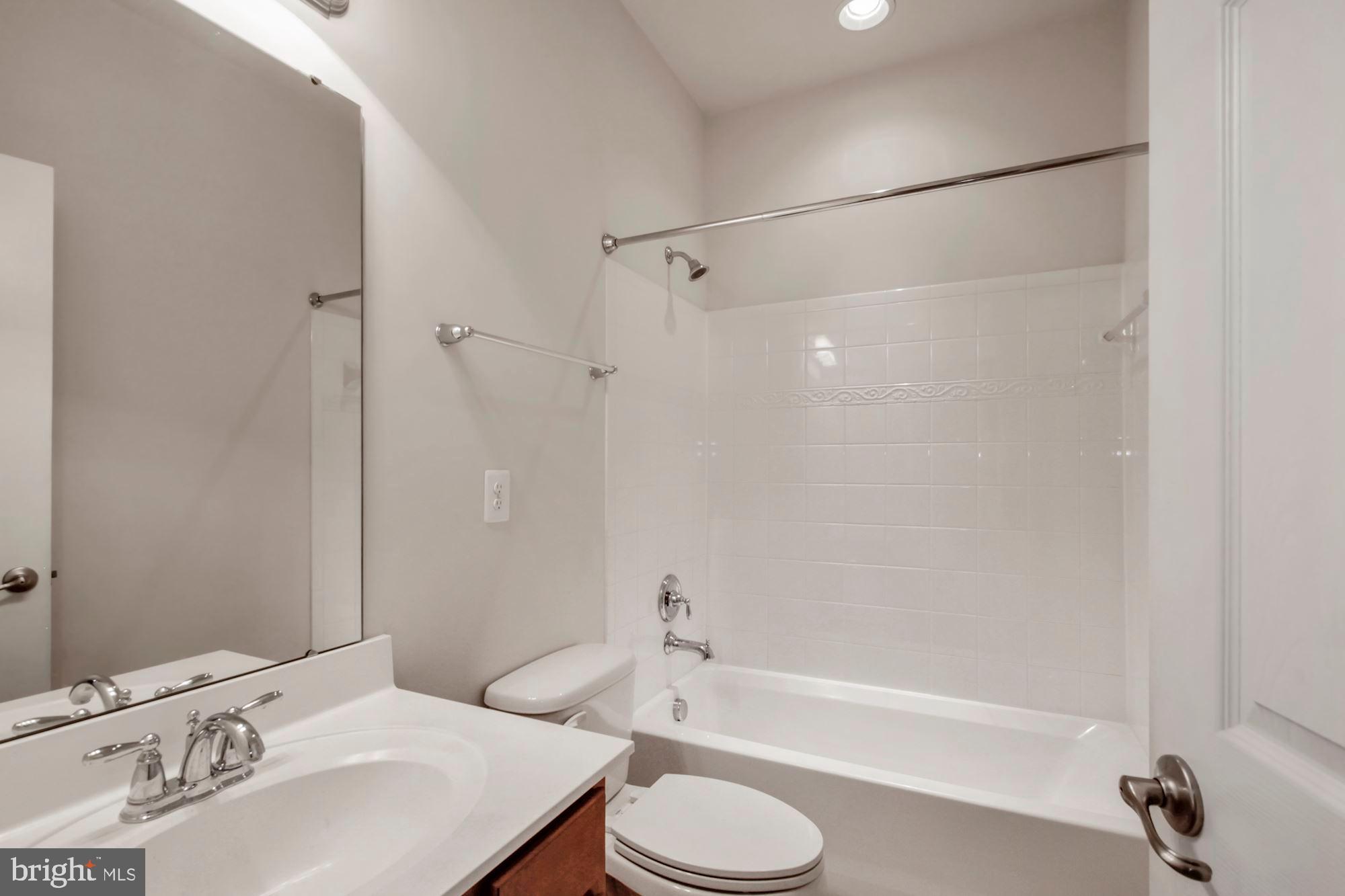 7232 Abbey Road Elkridge, MD 21075 - Photo 22 of 33 Second Full Bath
