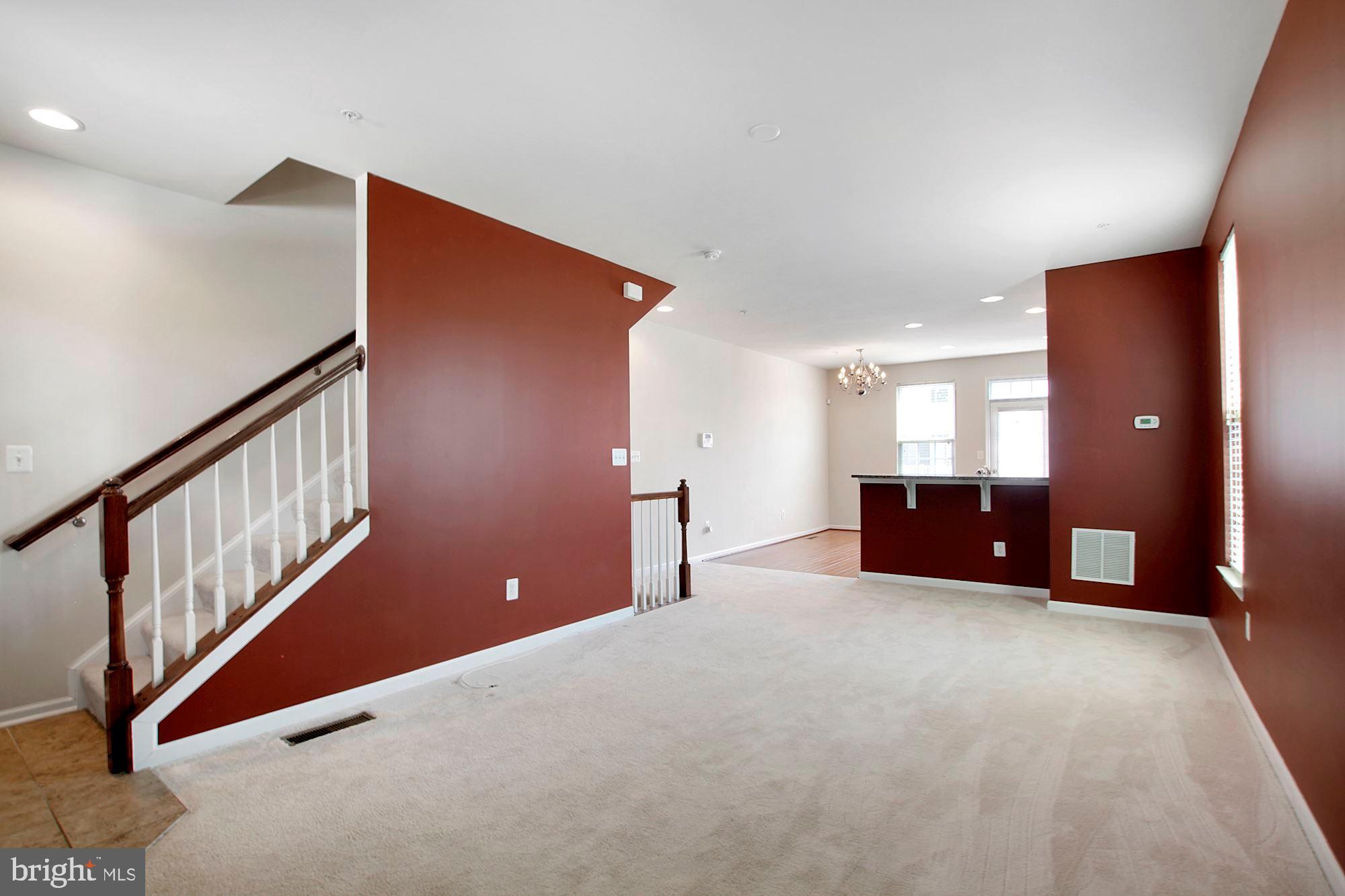 7232 Abbey Road Elkridge, MD 21075 - Photo 4 of 33 Living Room