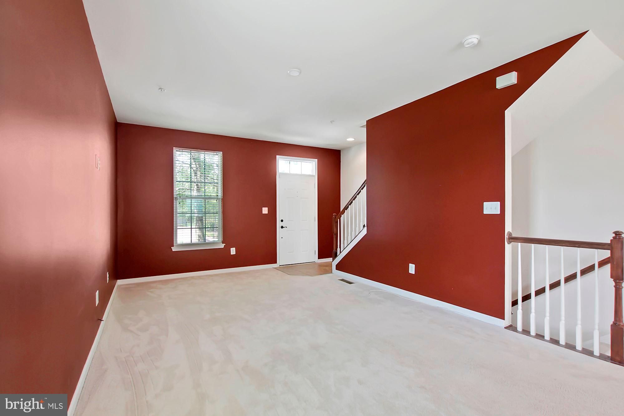 7232 Abbey Road Elkridge, MD 21075 - Photo 5 of 33 Living Room
