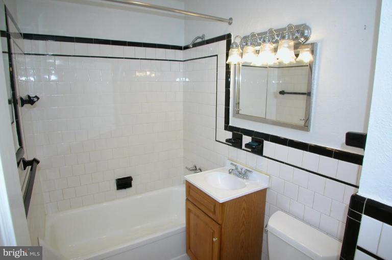 1836 Marshall Road Dundalk, MD 21222 - Photo 13 of 27 Bath #1