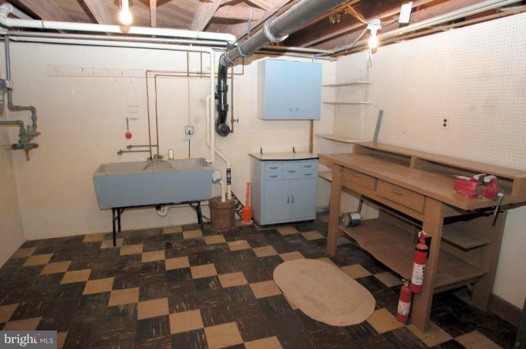 1836 Marshall Road Dundalk, MD 21222 - Photo 21 of 27 Workshop