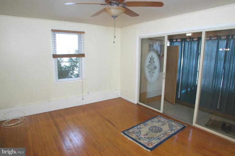 1836 Marshall Road Dundalk, MD 21222 - Photo 6 of 27 Living Room #2