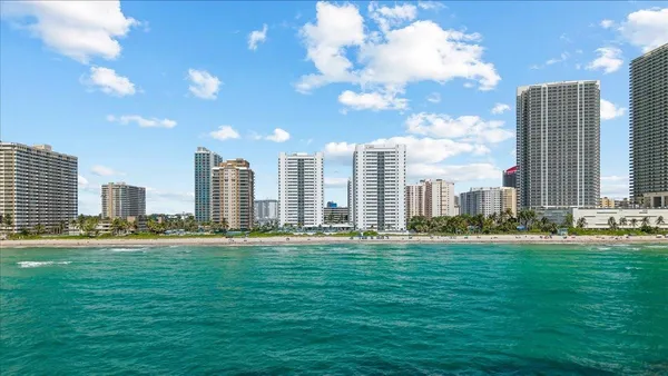 $7,500 | 1890 South Ocean Drive, Unit PH4, Hallandale Beach, FL 33009