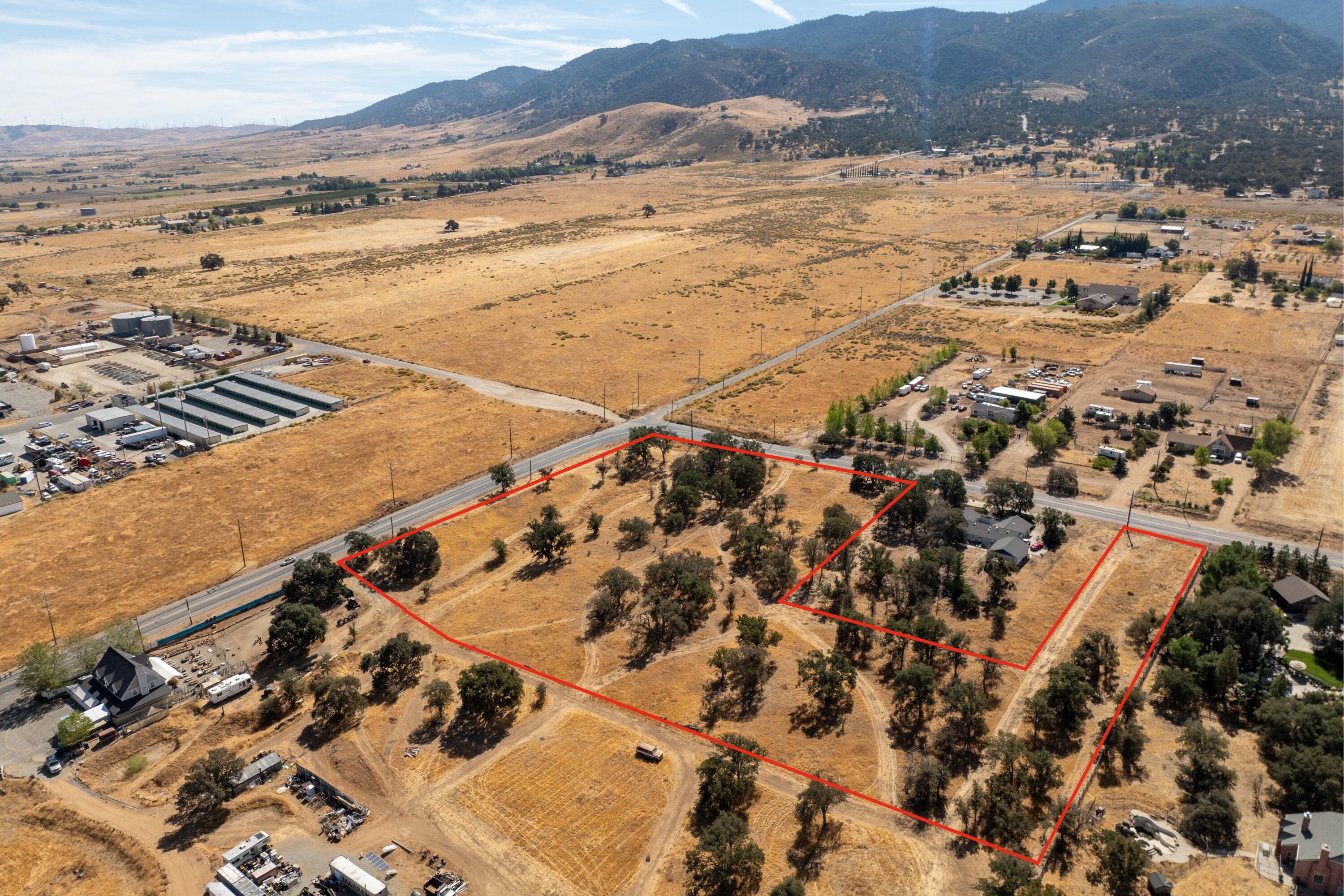Vl 377-170-39 Tehachapi Ca Tehachapi, CA 93561 - Photo 4 of 6 an aerial view of residential houses with outdoor space