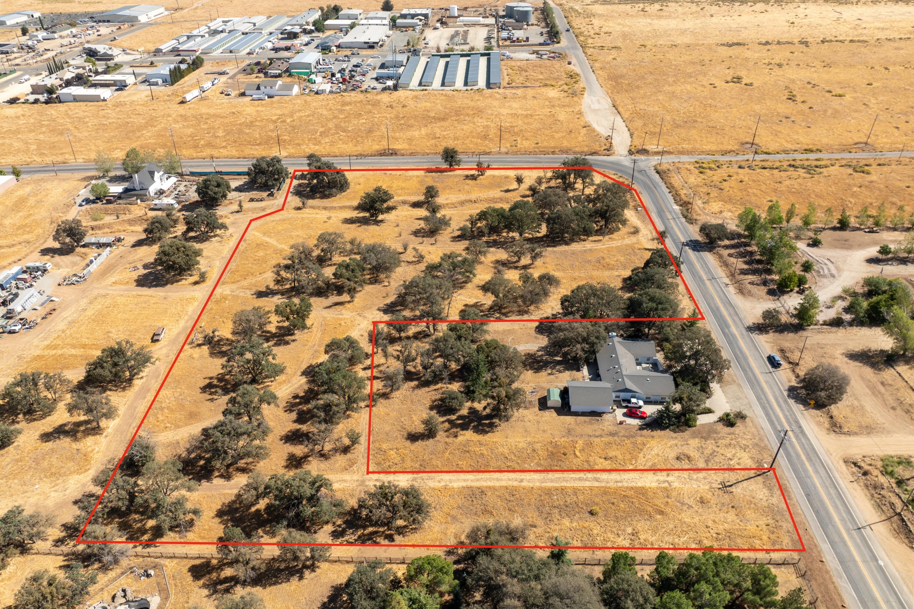 Vl 377-170-39 Tehachapi Ca Tehachapi, CA 93561 - Photo 5 of 6 an aerial view of residential building and ocean view