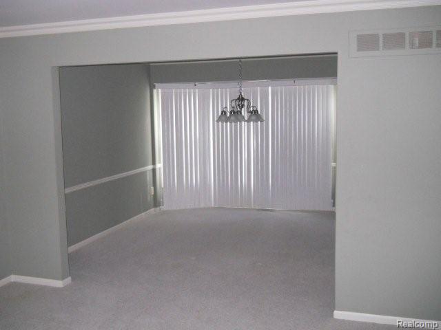 2215 Chippenham Chase Rochester, MI 48306 - Photo 4 of 14 10-28 069