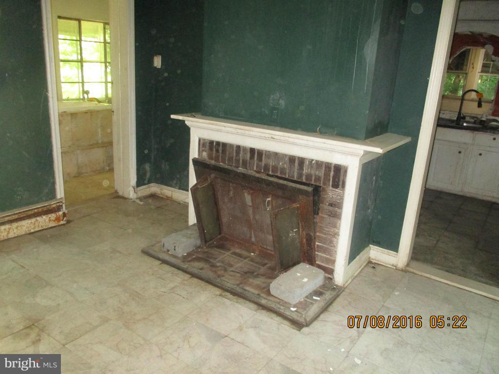 4809 Newman Road Temple Hills, MD 20748 - Photo 4 of 16 Interior (General)