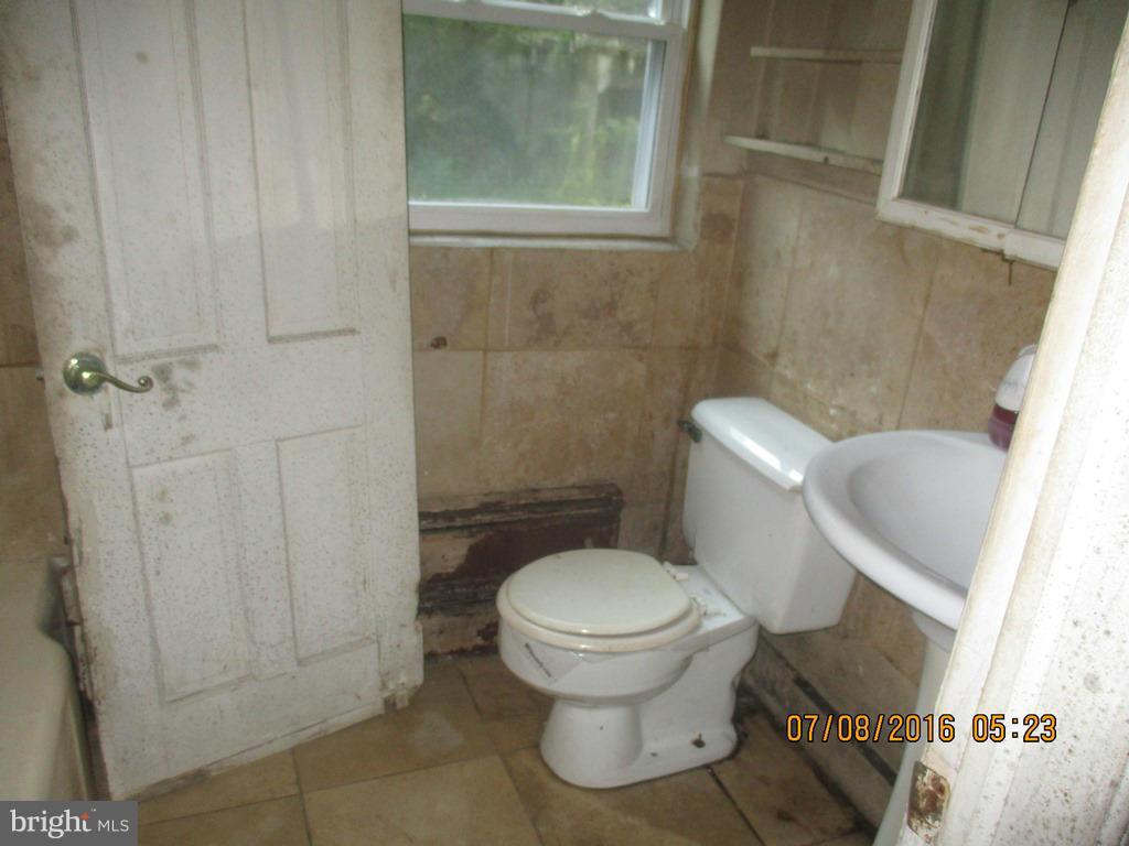4809 Newman Road Temple Hills, MD 20748 - Photo 10 of 16 Bath