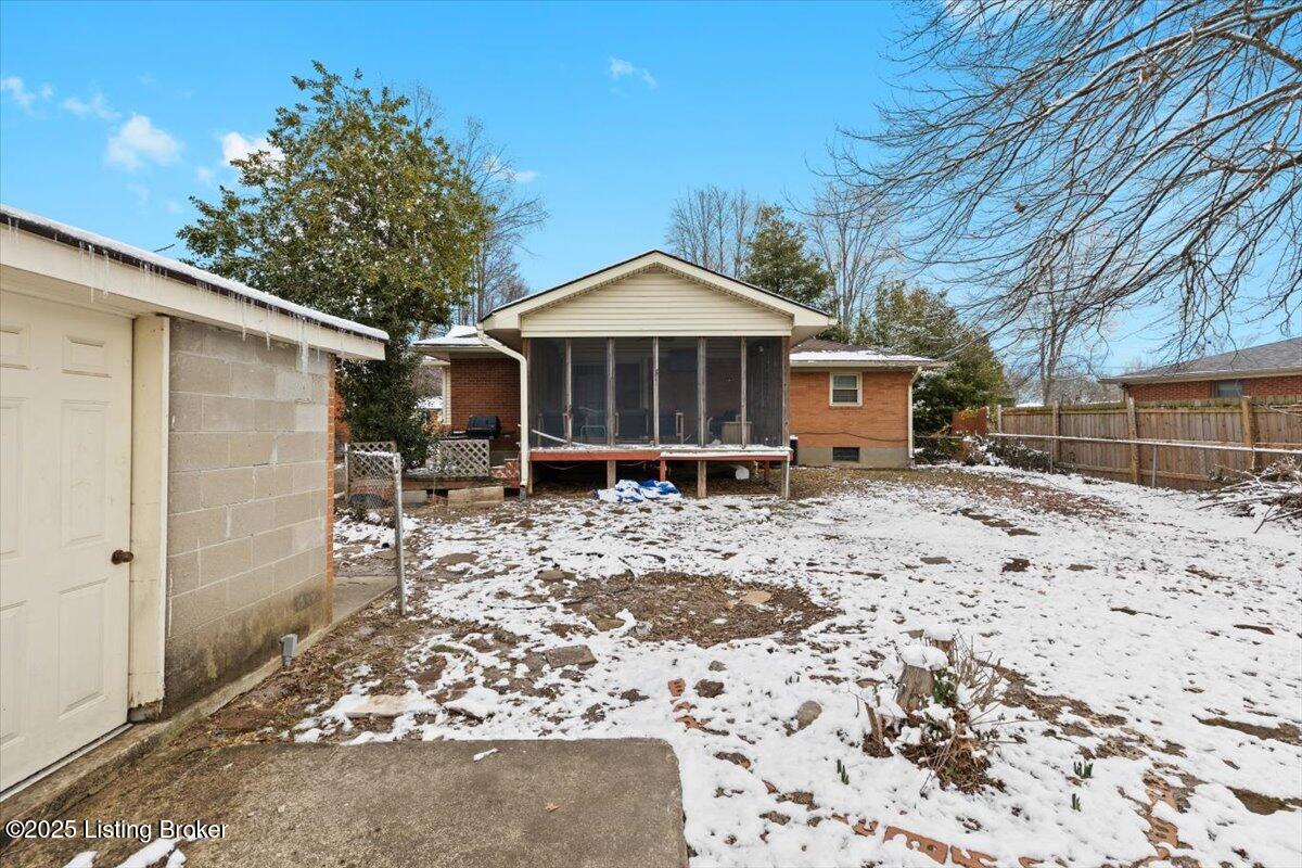 6347 Hunters Grove Road Louisville, KY 40216 - Photo 27 of 30 29-6347 Hunters Grove Rd-29
