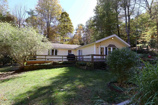 $379,900 | 1001 Woodstock Road, Hartford, VT 05001