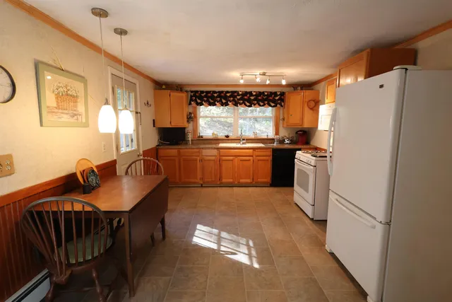 $379,900 | 1001 Woodstock Road, Hartford, VT 05001