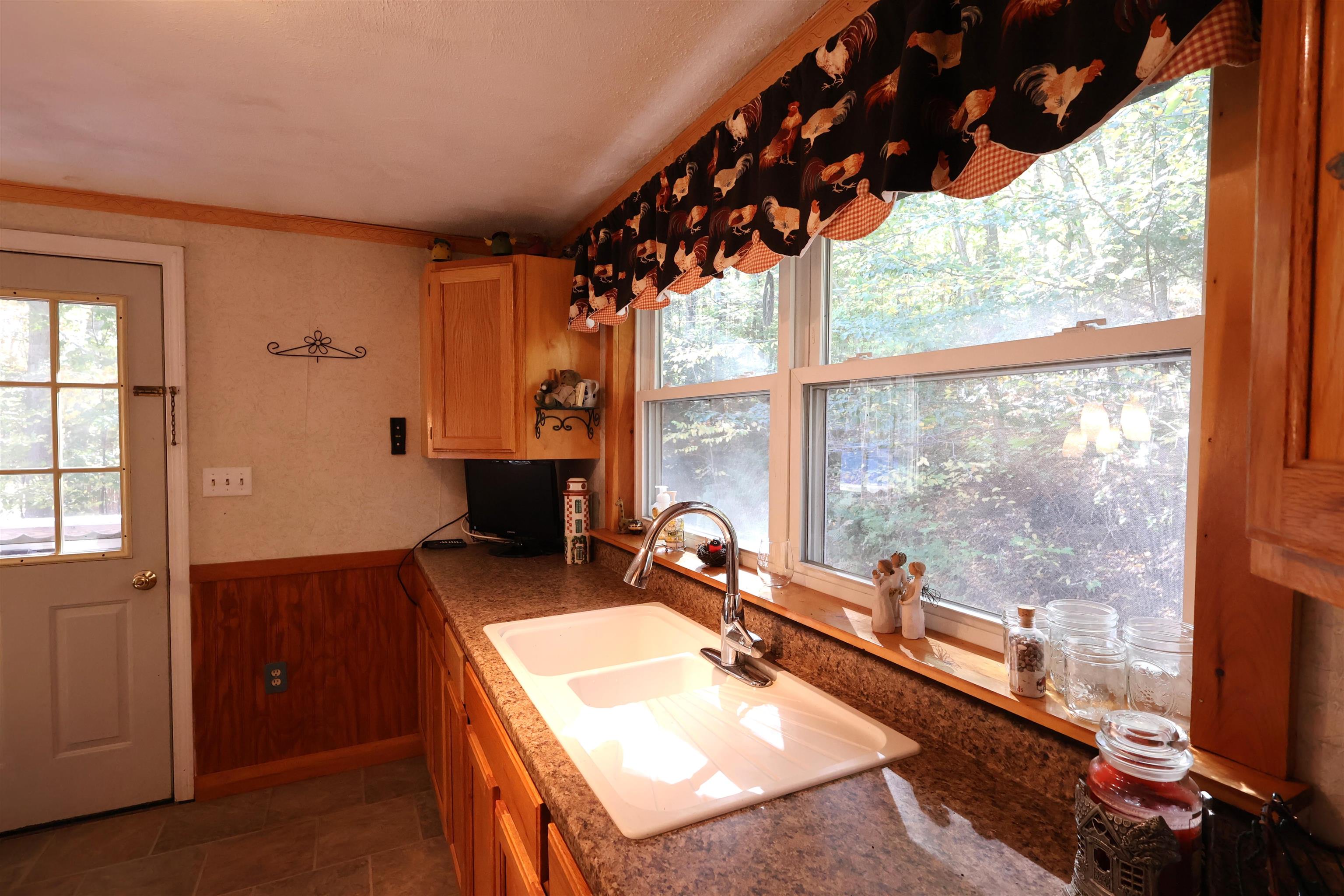 1001 Woodstock Road Hartford, VT 05001 - Photo 28 of 47