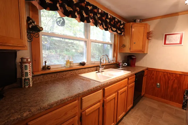 $379,900 | 1001 Woodstock Road, Hartford, VT 05001