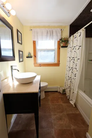 $379,900 | 1001 Woodstock Road, Hartford, VT 05001