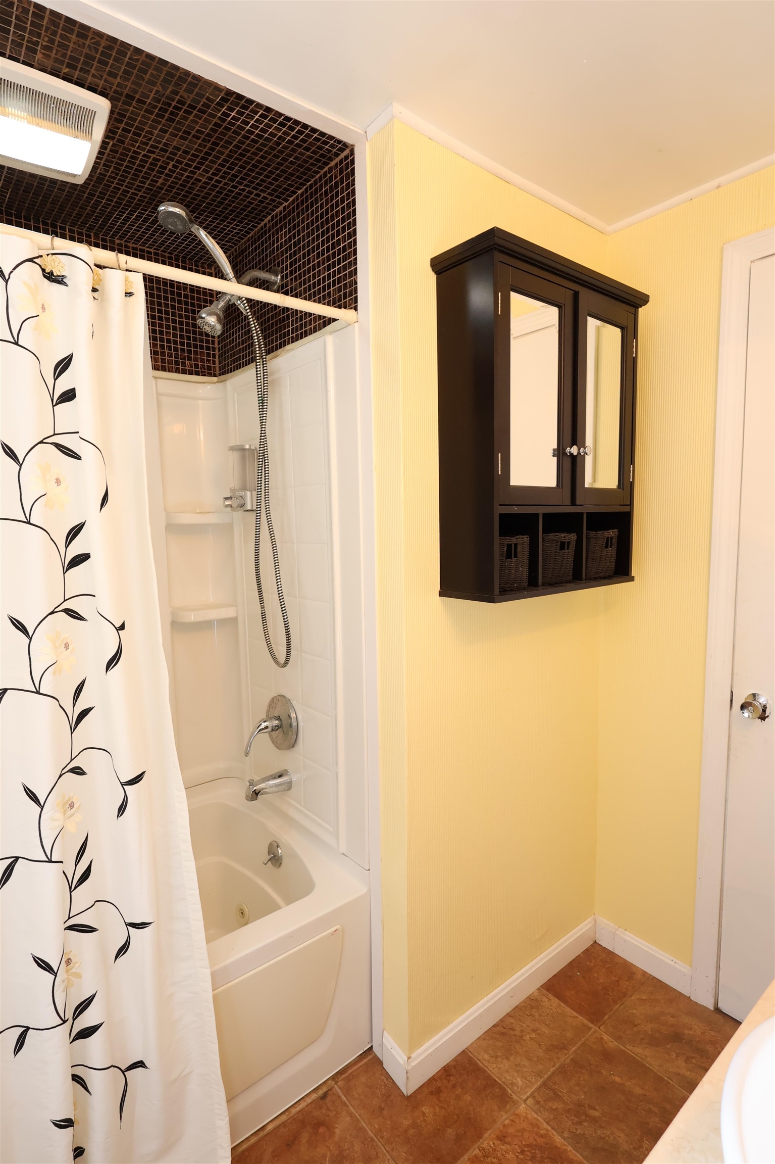 1001 Woodstock Road Hartford, VT 05001 - Photo 34 of 47