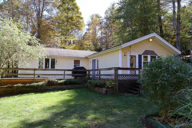 $379,900 | 1001 Woodstock Road, Hartford, VT 05001