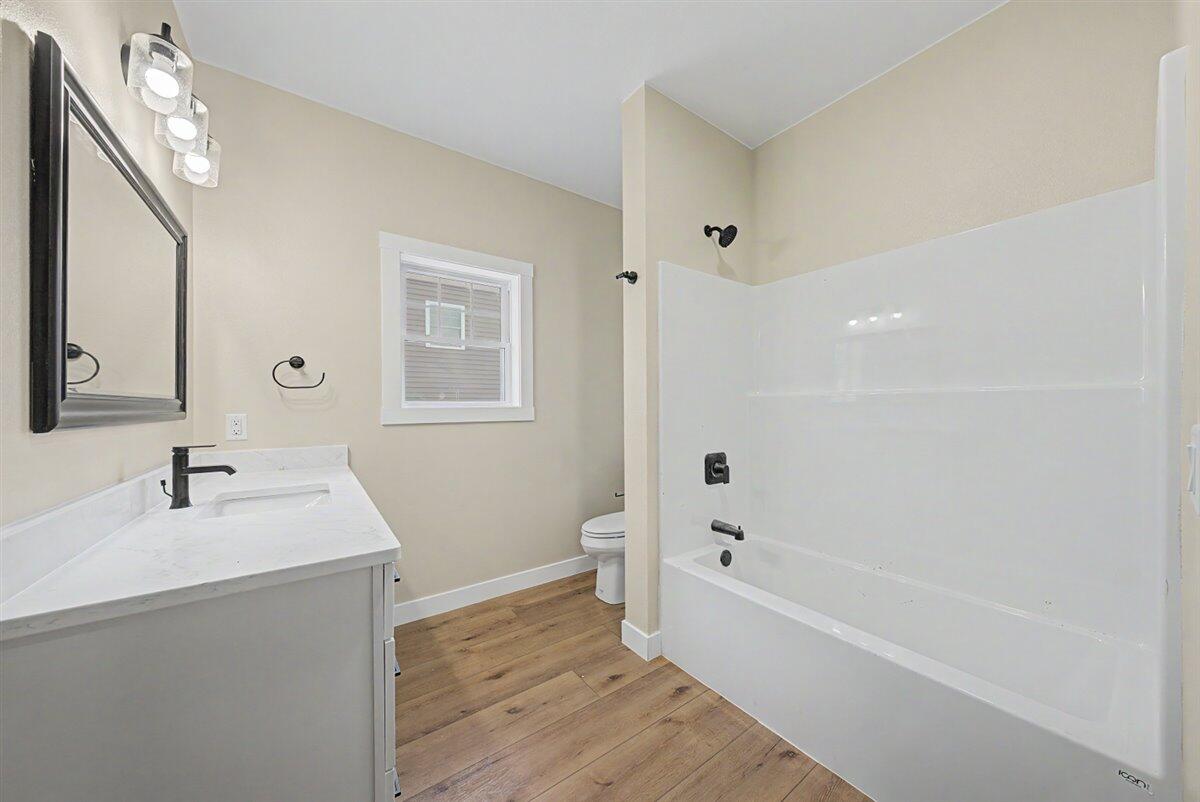W7674 Castle Mound Road Holmen, WI 54636 - Photo 12 of 28 76-DSC05683