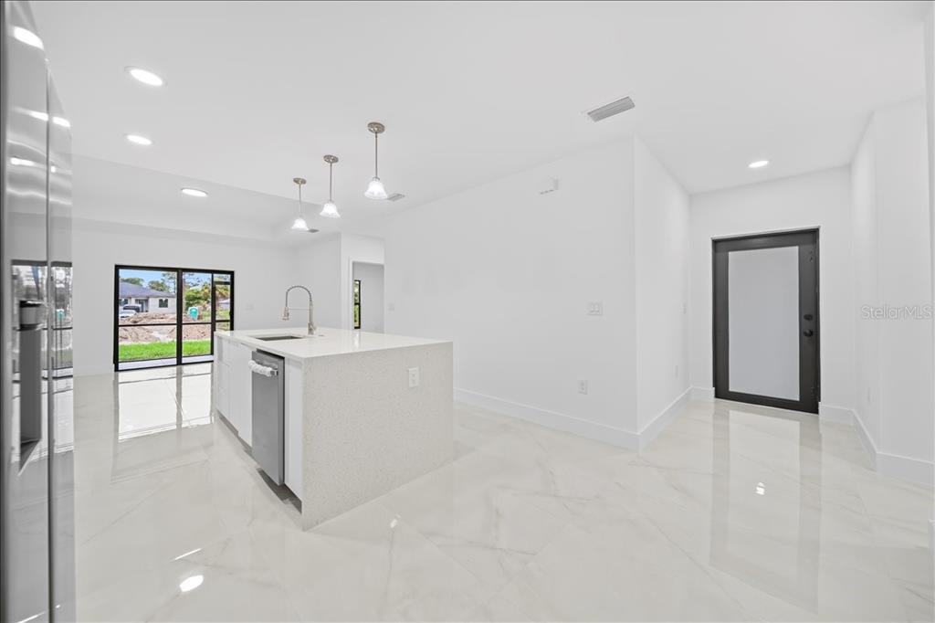 4737 25th Street Southwest Lehigh Acres, FL 33973 - Photo 7 of 34