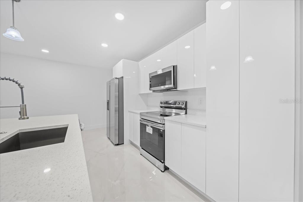 4737 25th Street Southwest Lehigh Acres, FL 33973 - Photo 8 of 34