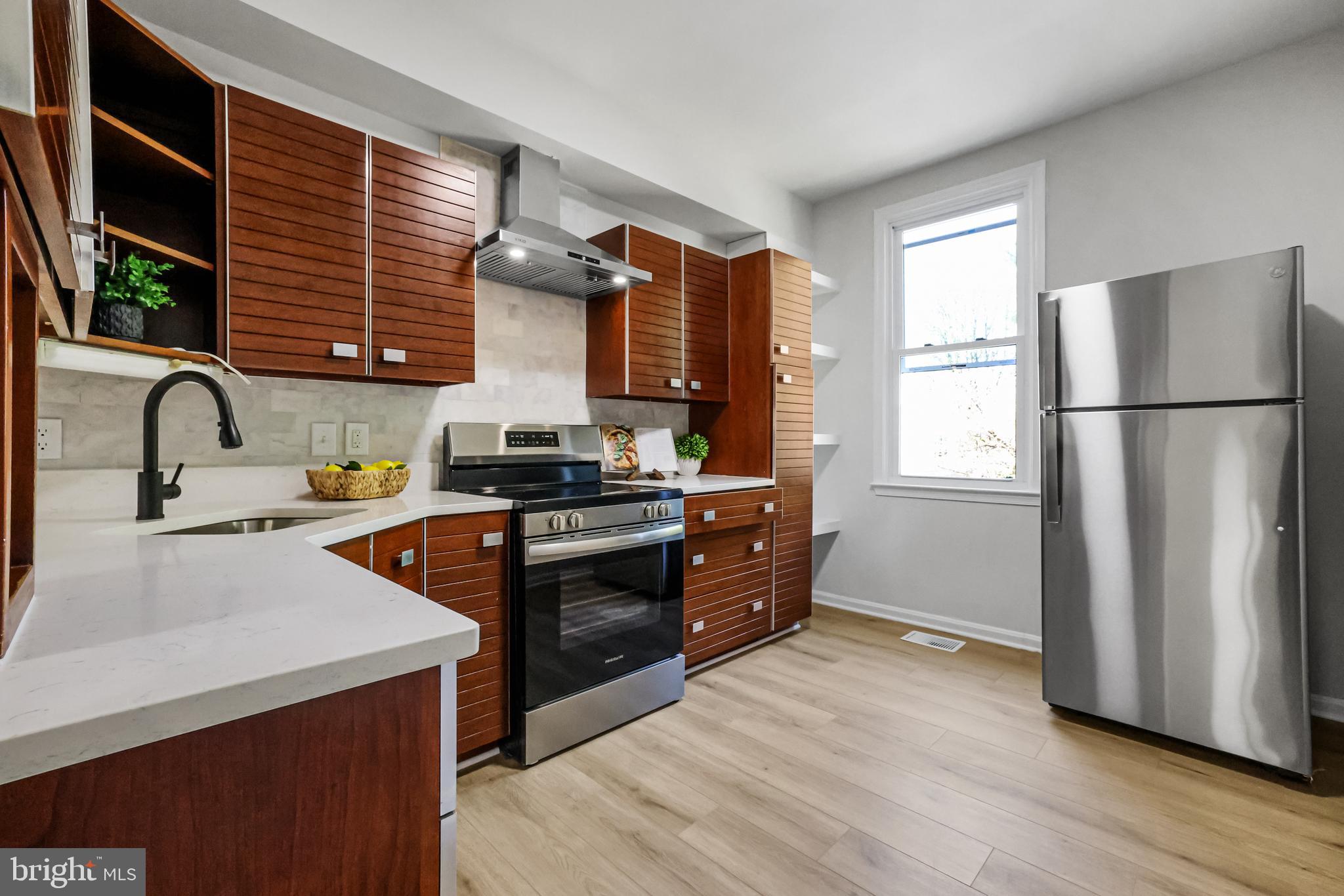 9933 Dellcastle Road Gaithersburg, MD 20886 - Photo 32 of 77 Gallery Image 32