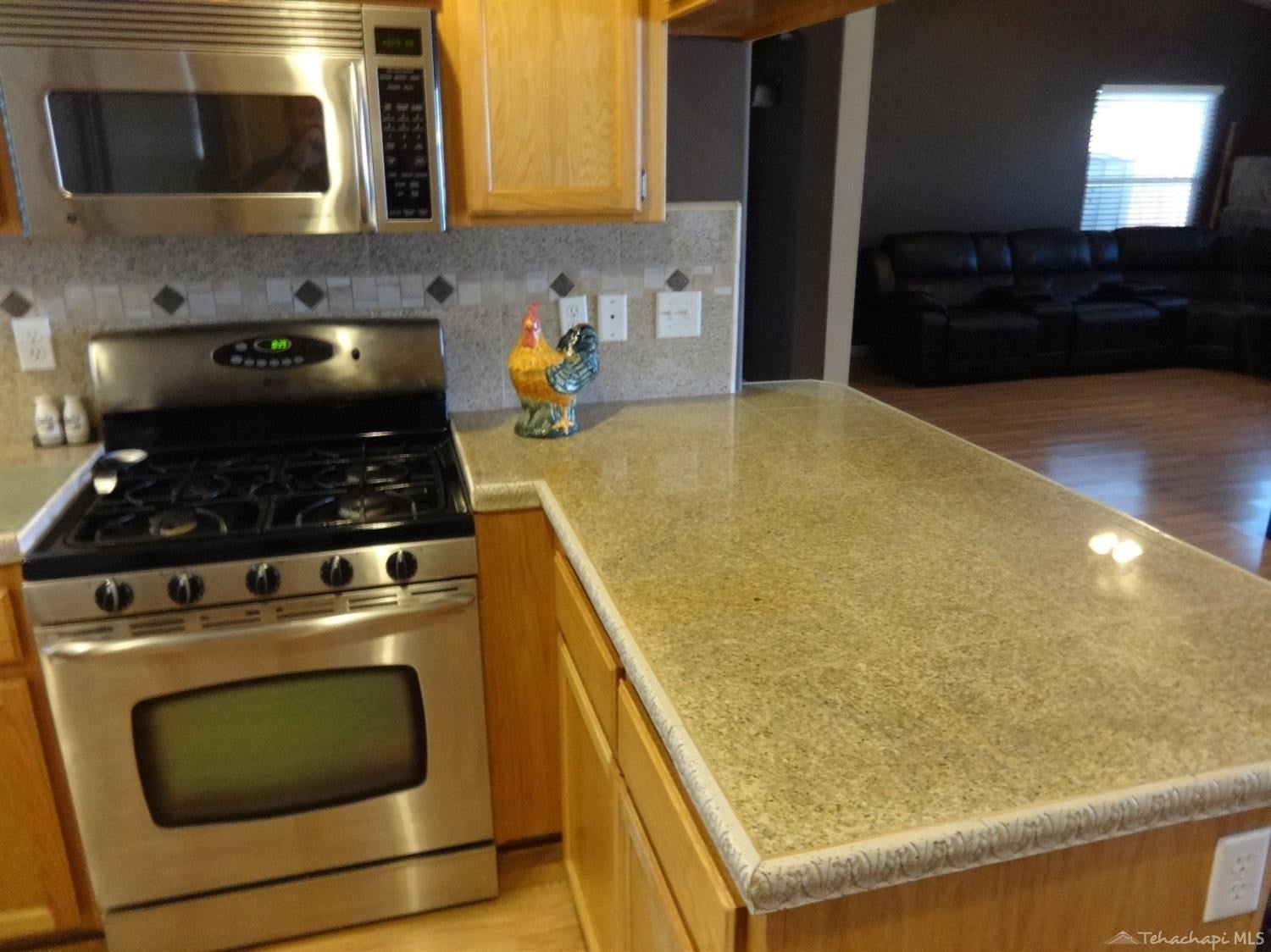 22045 Copper Street Tehachapi, CA 93561 - Photo 7 of 38 Gallery Image 7