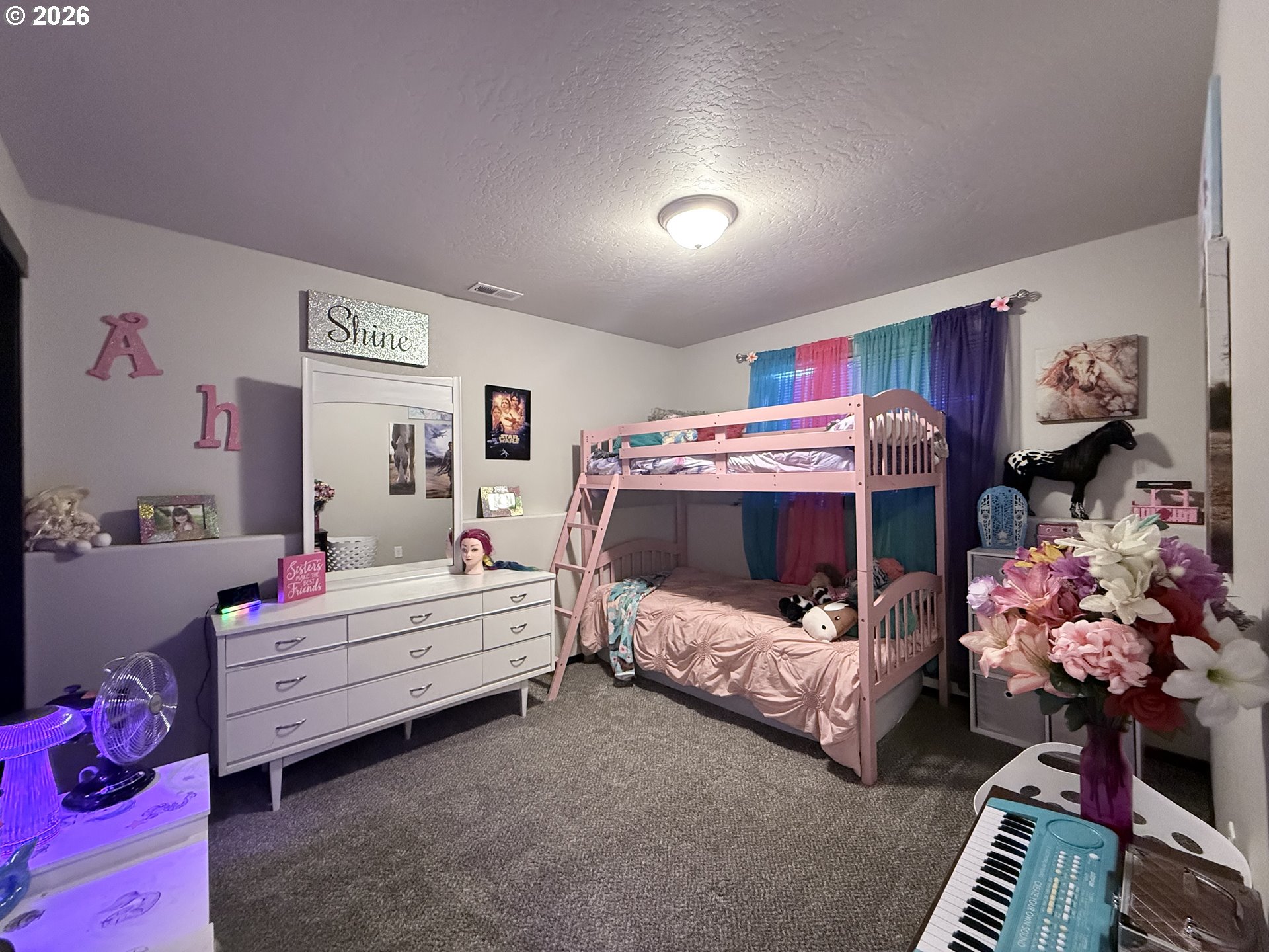 472 Cardinal Place Umatilla, OR 97882 - Photo 19 of 28 a bedroom with furniture and a couch