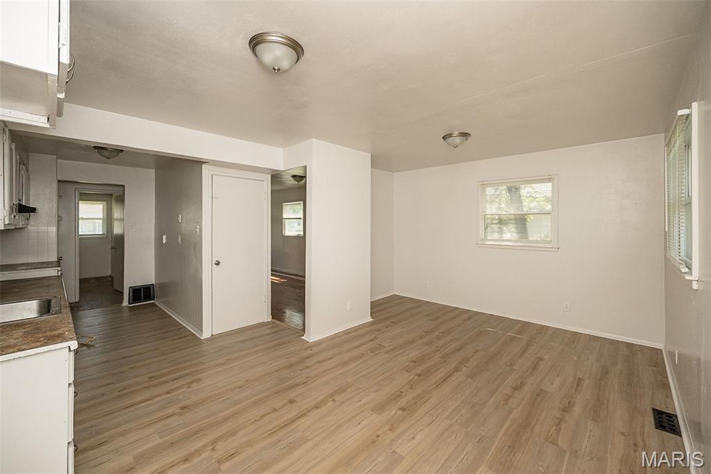 375 Cameron Road St. Louis, MO 63137 - Photo 17 of 36 Gallery Image 17