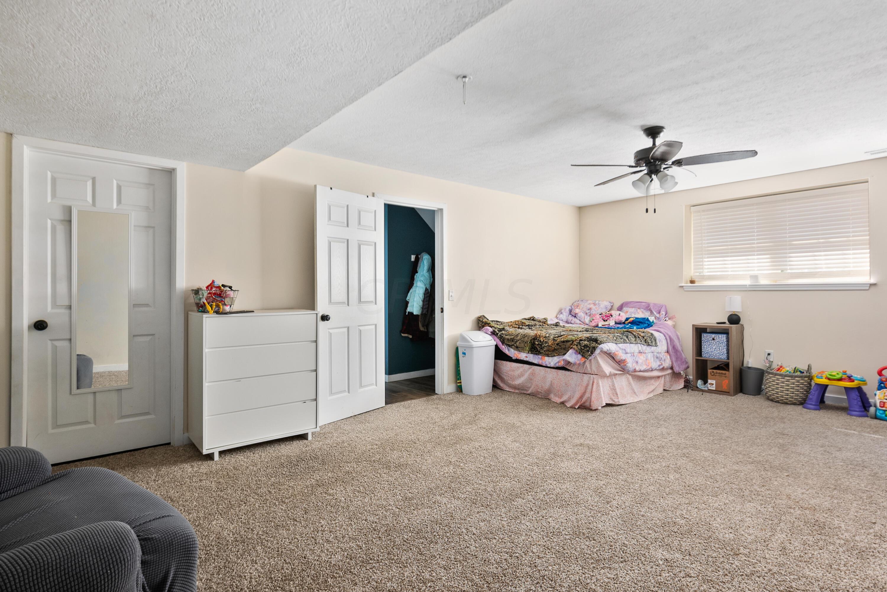 3050 Meister Road Southwest Lancaster, OH 43130 - Photo 20 of 41 Family Room