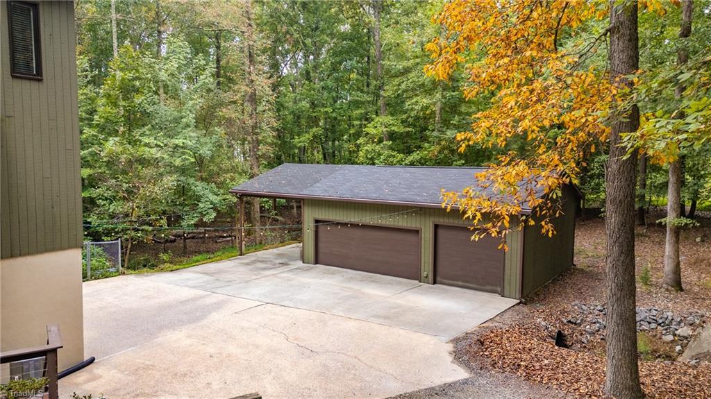 8207 Hunting Cog Road Oak Ridge, NC 27310 - Photo 3 of 48