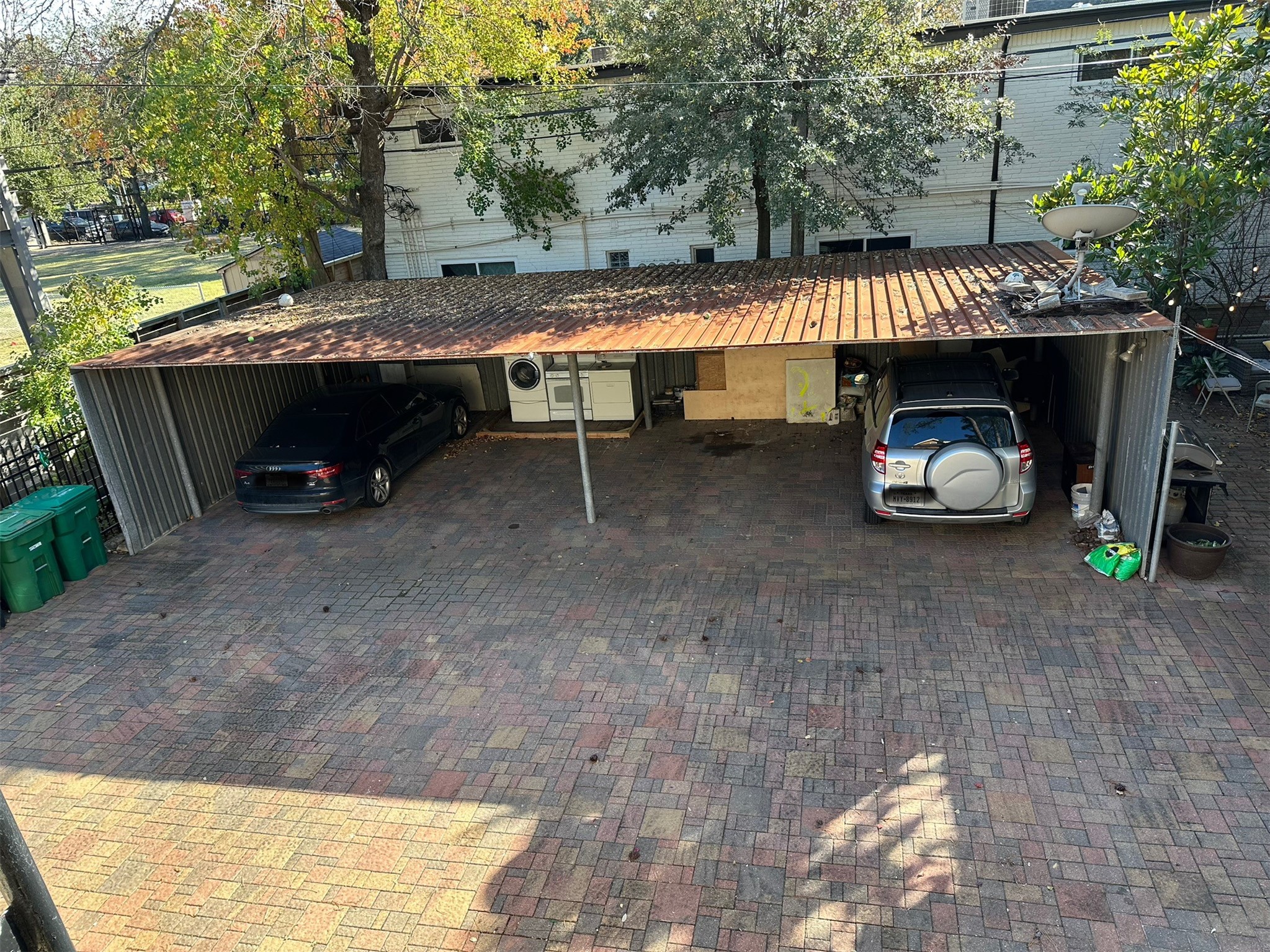 1109 Autrey Street, Unit 1 Houston, TX 77006 - Photo 22 of 28 Covered parking available in the carport! 1 covered spot per unit.