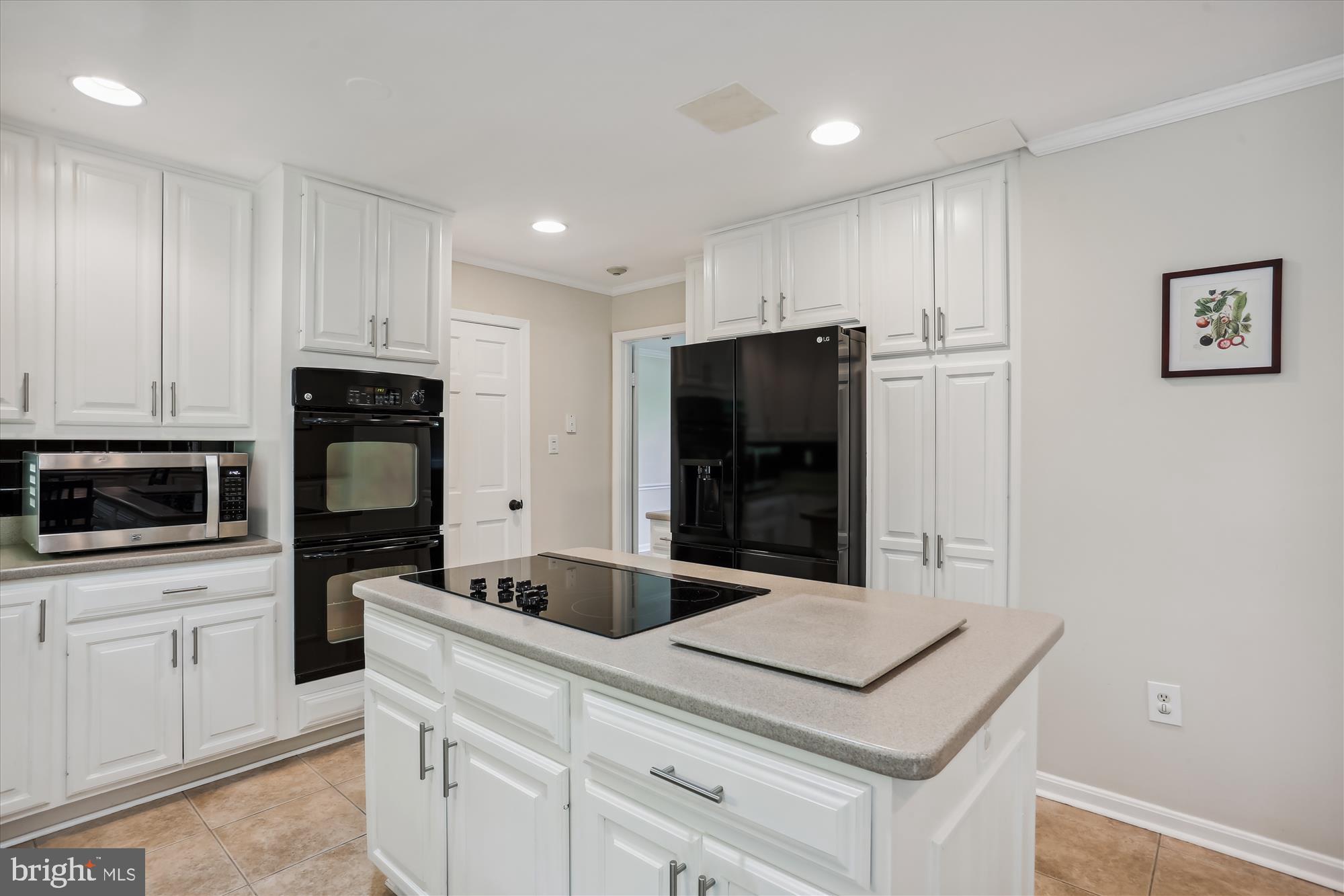 8308 Snug Hill Lane Potomac, MD 20854 - Photo 12 of 73