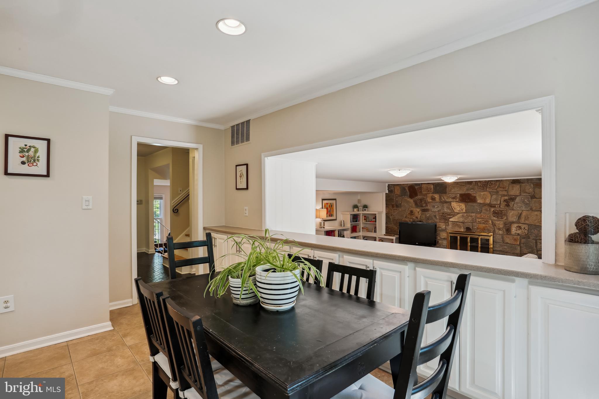 8308 Snug Hill Lane Potomac, MD 20854 - Photo 15 of 73