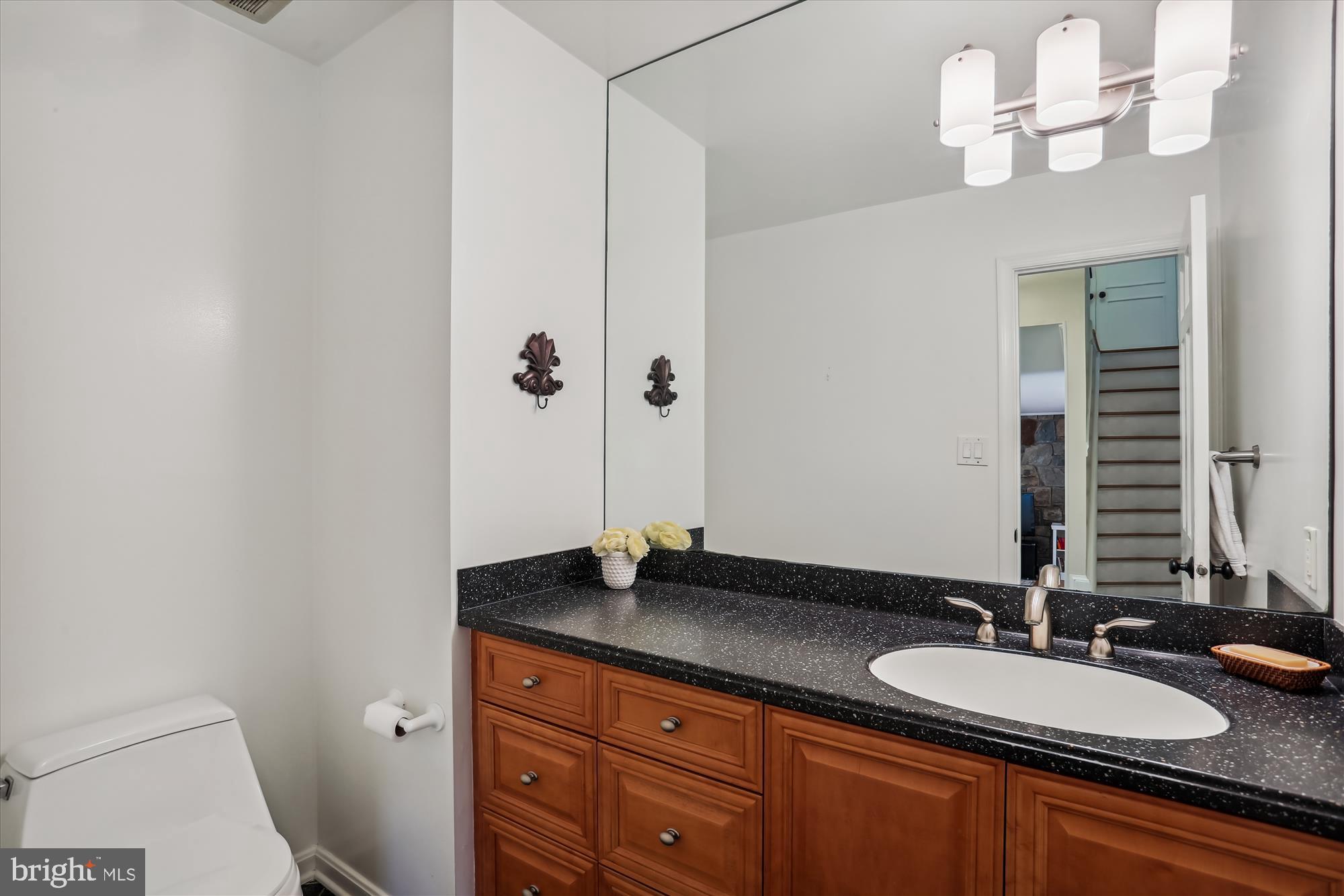 8308 Snug Hill Lane Potomac, MD 20854 - Photo 29 of 73