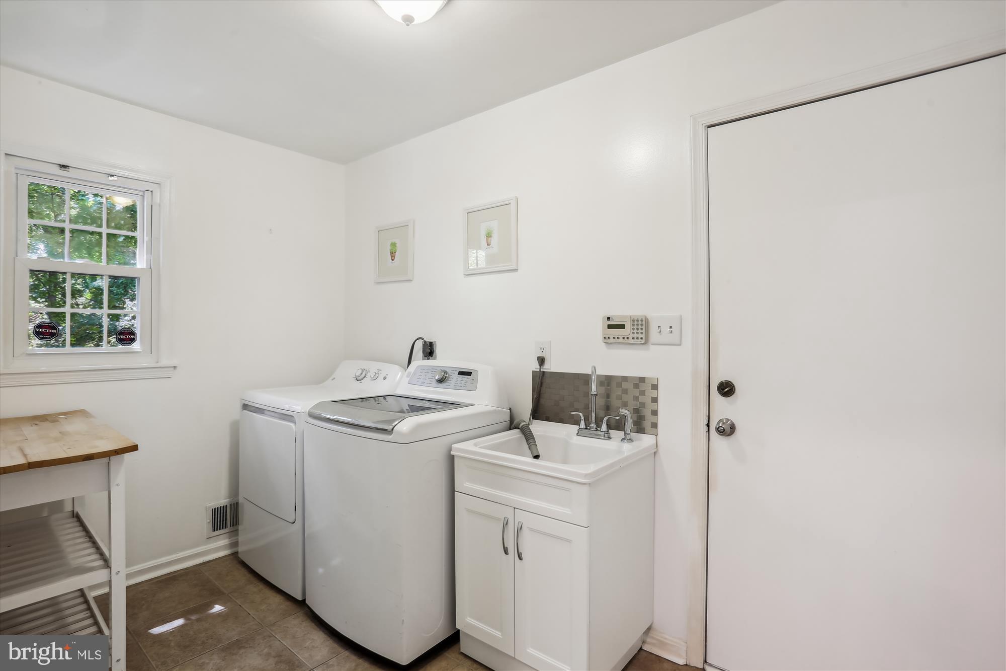 8308 Snug Hill Lane Potomac, MD 20854 - Photo 30 of 73