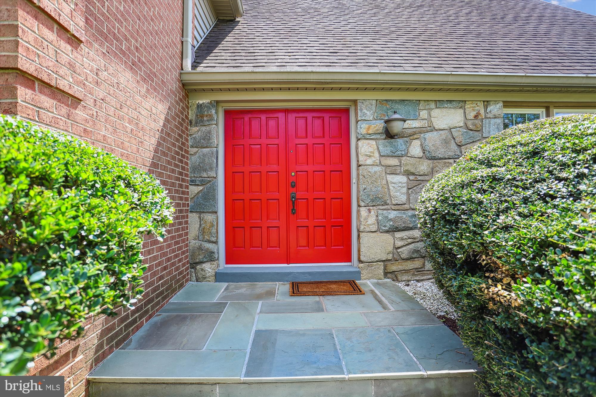 8308 Snug Hill Lane Potomac, MD 20854 - Photo 3 of 73